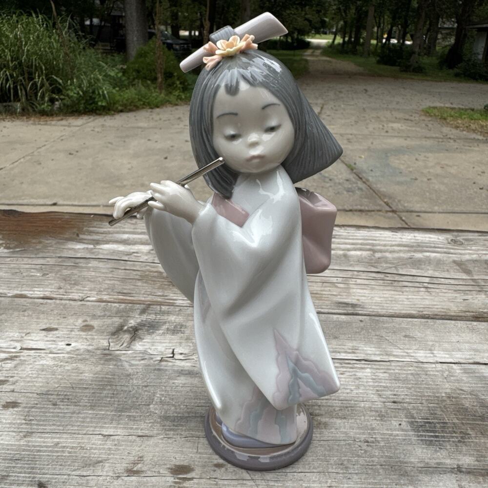 Vintage Lladró 6150 Playing the Flute Porcelain Figurine – Retired- No Box